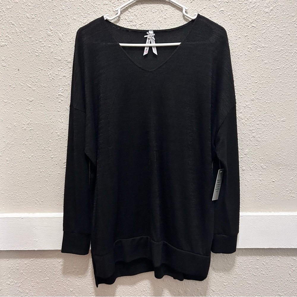 JO&CO Jeans V-Neck Black Top NWT Medium